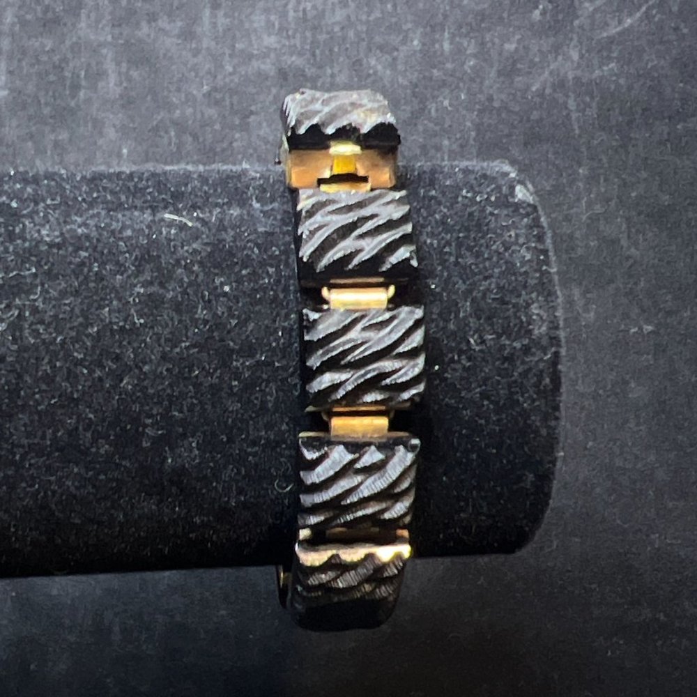 Vintage Gold Tone And Black Link Bracelet (3950)
